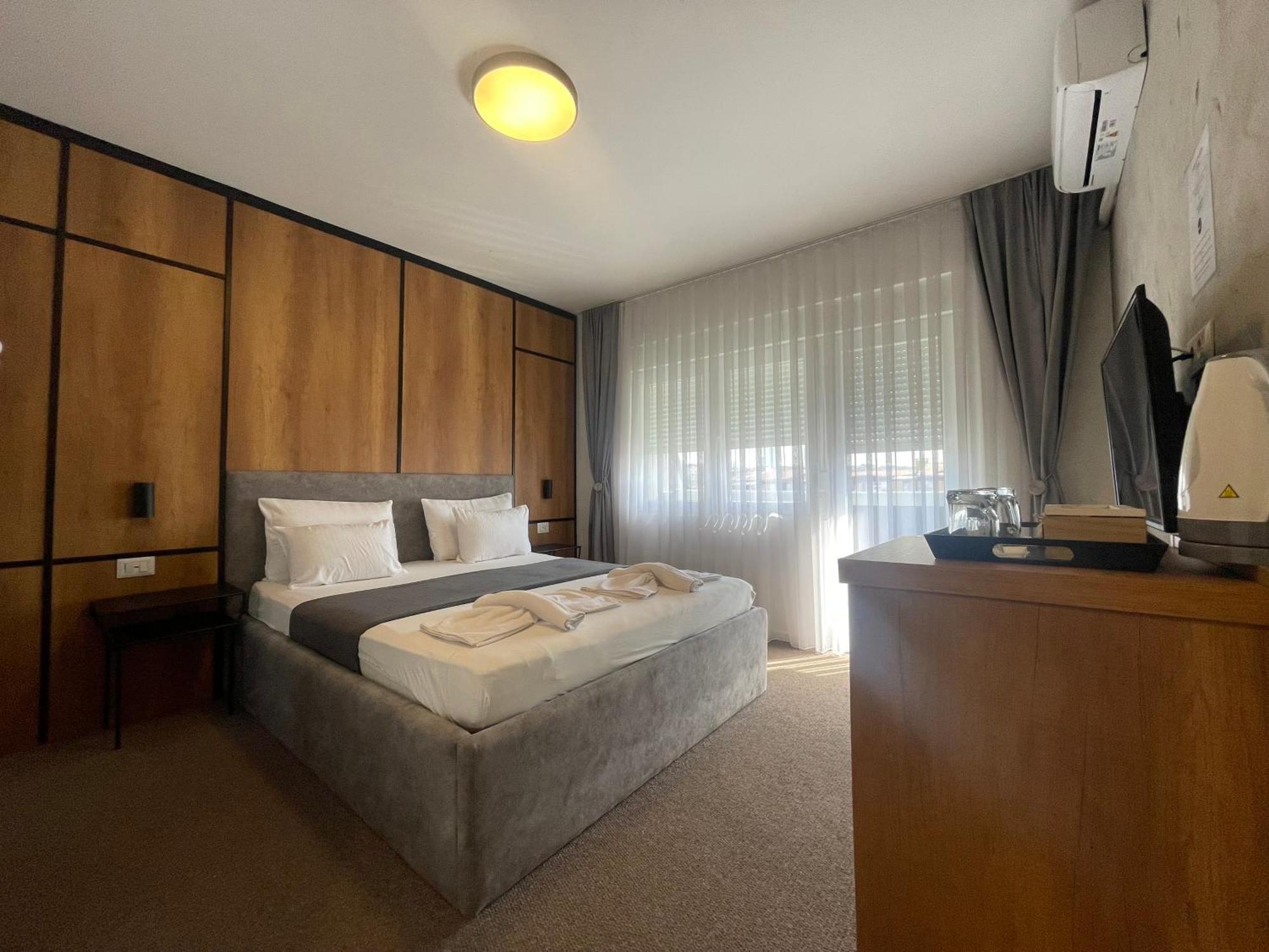 פרישטינה New Prishtina Luxury Rooms מראה חיצוני תמונה